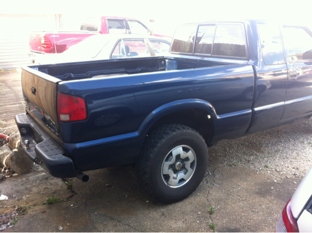 Chevrolet S10 Pickup 2000 photo 1