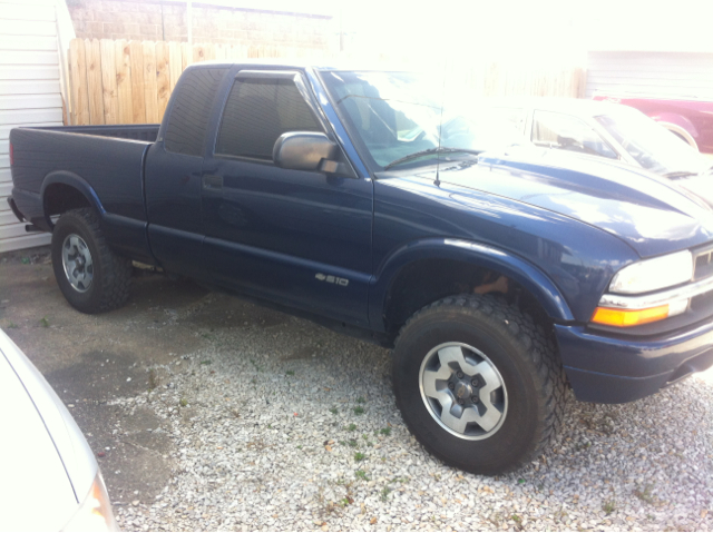 Chevrolet S10 Pickup 2000 photo 2