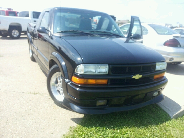 Chevrolet S10 Pickup 2002 photo 2