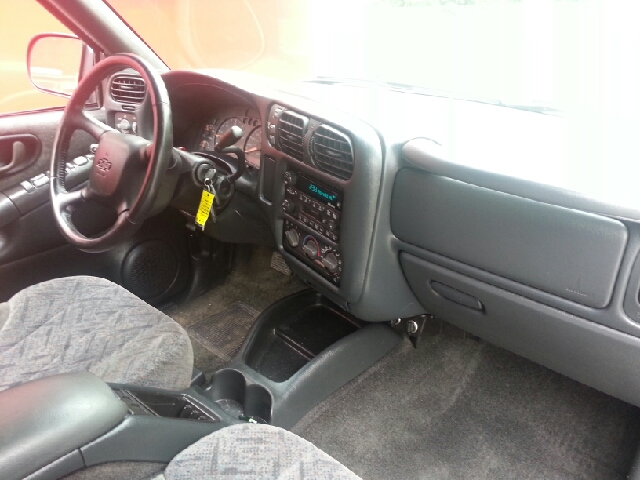 Chevrolet S10 Pickup 2002 photo 1