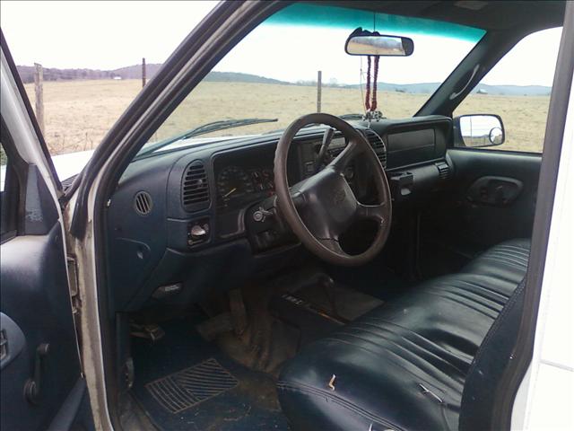 Chevrolet Sierra 1998 photo 2
