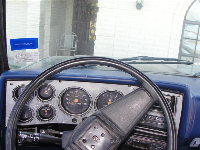 Chevrolet Silverado 1984 photo 3
