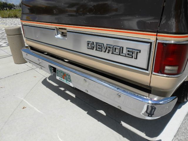Chevrolet Silverado 1985 photo 2