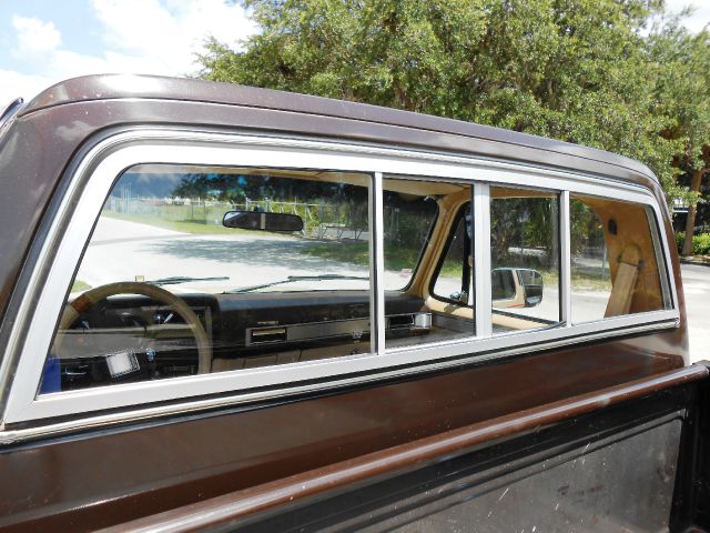 Chevrolet Silverado 1985 photo 3