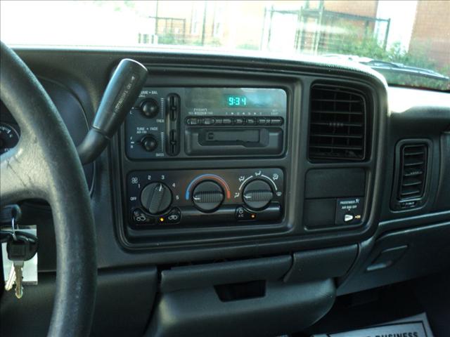 Chevrolet Silverado 2000 photo 2