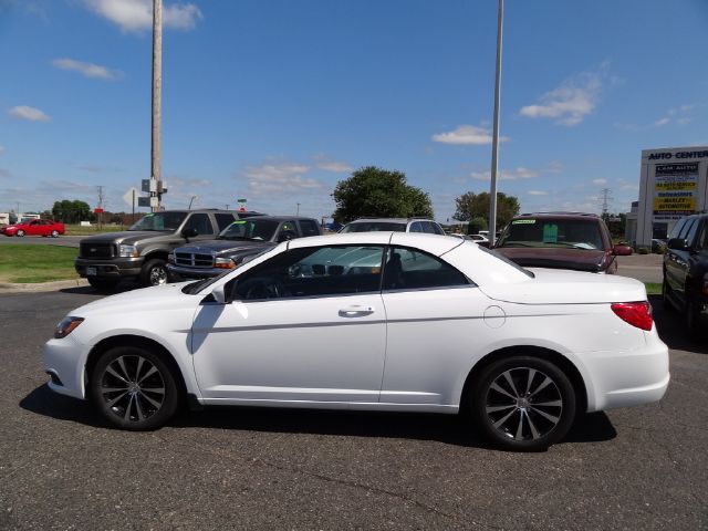 Chrysler 200 3.5L R350 AWD Convertible