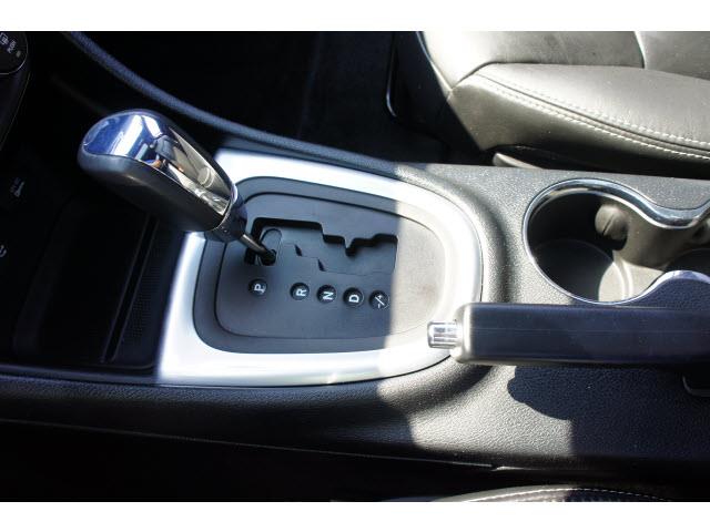 Chrysler 200 2011 photo 10