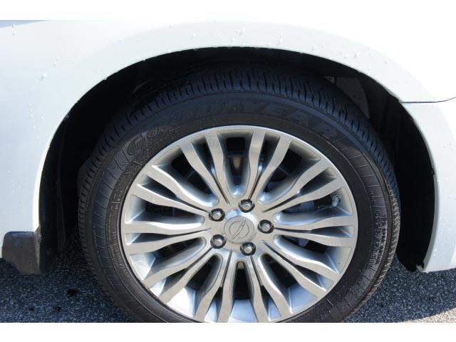 Chrysler 200 2011 photo 15