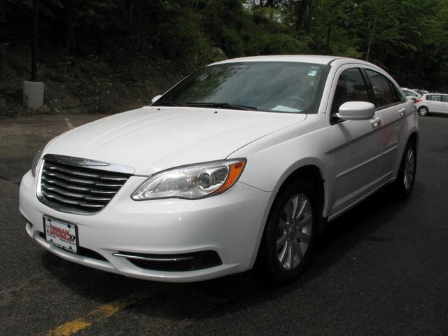 Chrysler 200 2011 photo 1