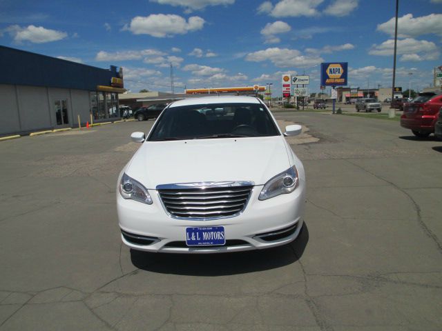 Chrysler 200 2011 photo 7