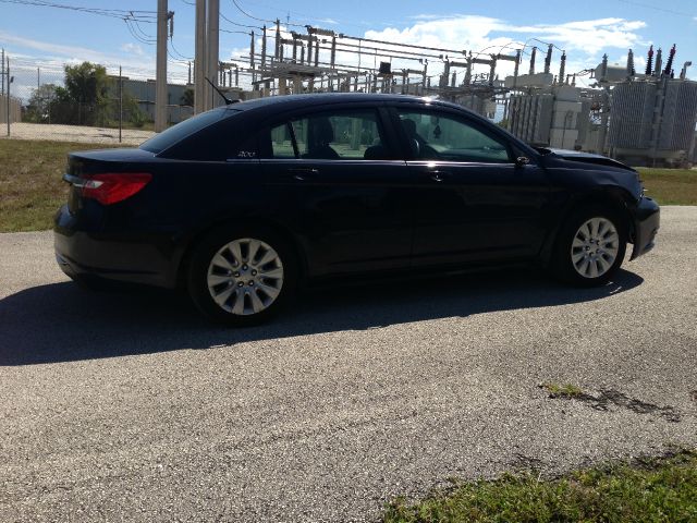 Chrysler 200 2011 photo 4