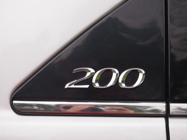 Chrysler 200 2011 photo 21