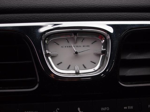 Chrysler 200 2011 photo 6