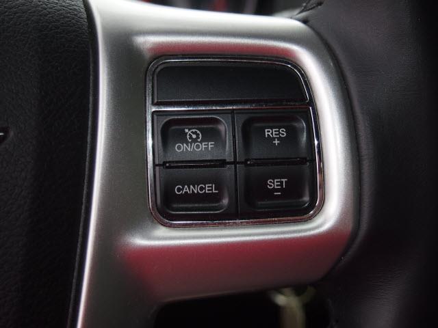 Chrysler 200 2011 photo 9