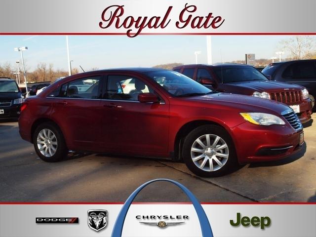 Chrysler 200 4dr Sdn Auto Sedan