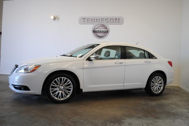 Chrysler 200 2011 photo 1