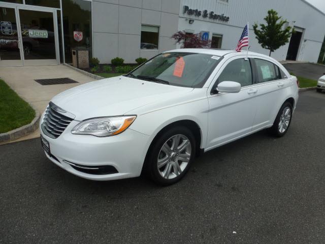Chrysler 200 2011 photo 4