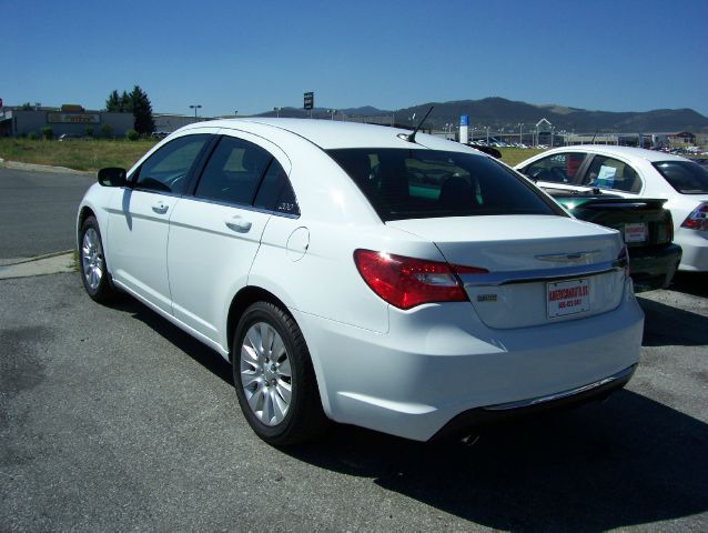 Chrysler 200 2011 photo 1