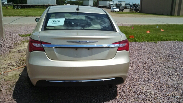 Chrysler 200 2011 photo 3