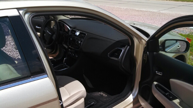Chrysler 200 2011 photo 4