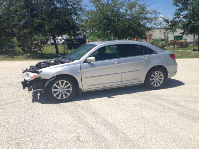 Chrysler 200 2011 photo 1
