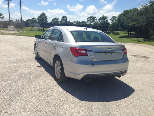 Chrysler 200 2011 photo 4