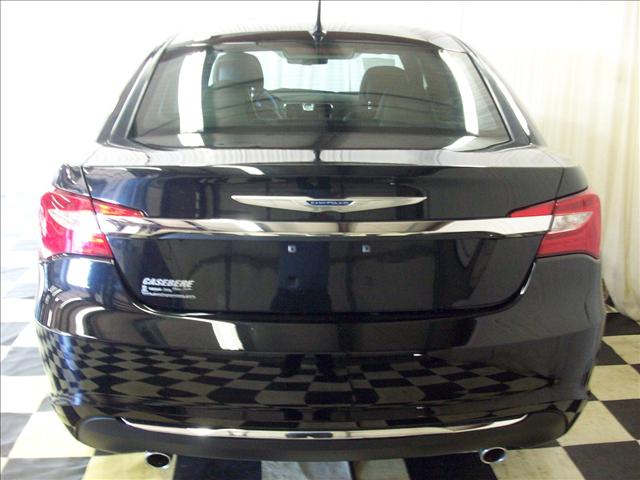 Chrysler 200 2011 photo 4
