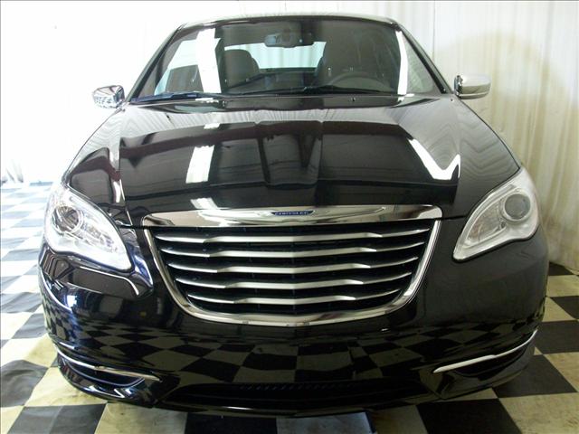 Chrysler 200 2011 photo 5