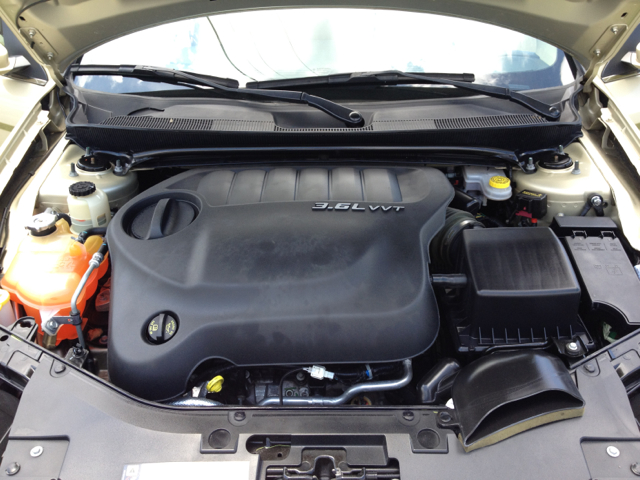 Chrysler 200 2011 photo 1