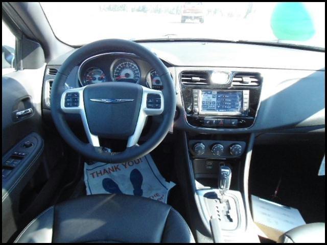 Chrysler 200 2012 photo 5