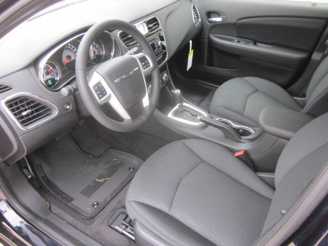 Chrysler 200 2012 photo 4