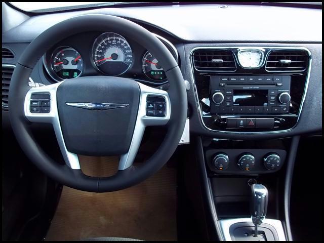 Chrysler 200 2012 photo 1