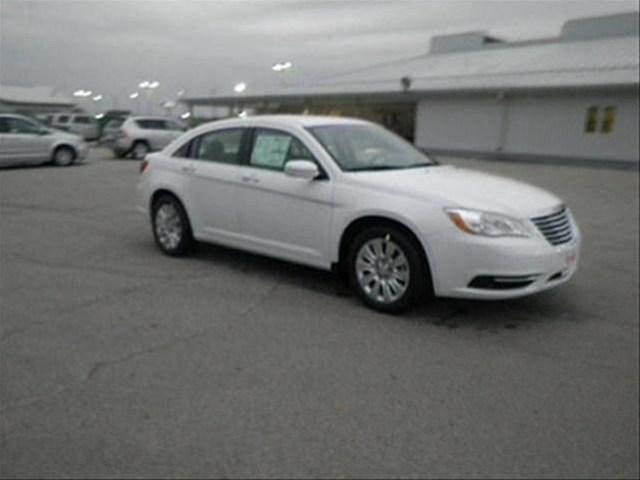 Chrysler 200 2012 photo 2