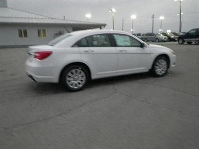 Chrysler 200 2012 photo 4