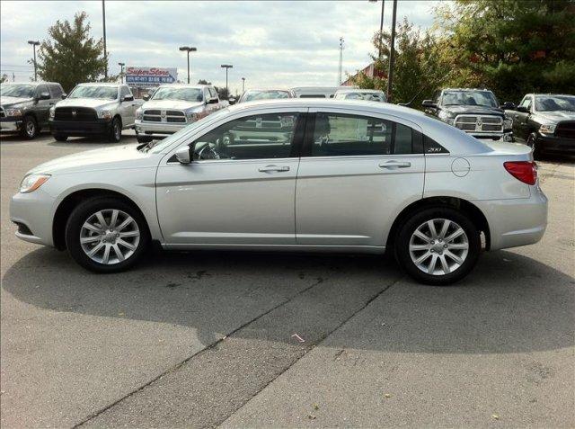 Chrysler 200 2012 photo 3