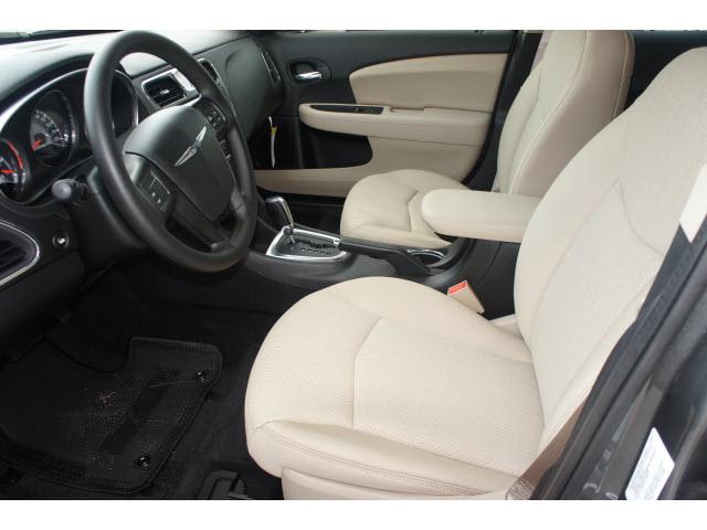 Chrysler 200 2012 photo 4
