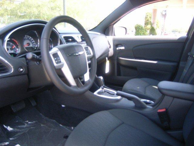 Chrysler 200 2012 photo 3