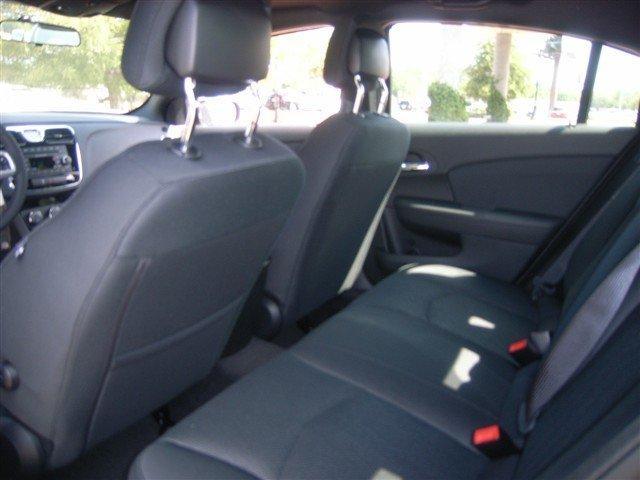 Chrysler 200 2012 photo 4