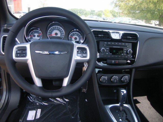 Chrysler 200 2012 photo 5