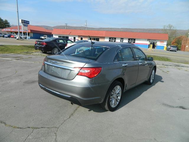 Chrysler 200 2012 photo 3
