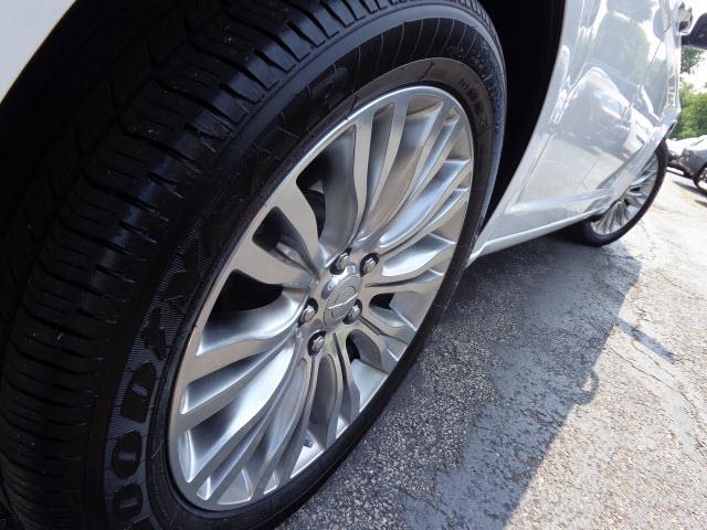 Chrysler 200 2012 photo 2