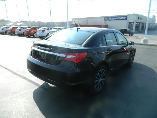 Chrysler 200 2012 photo 3