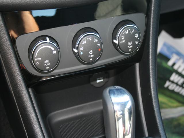 Chrysler 200 2012 photo 3