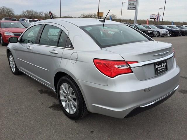 Chrysler 200 ST SLT SXT Power Wagon Lar Sedan