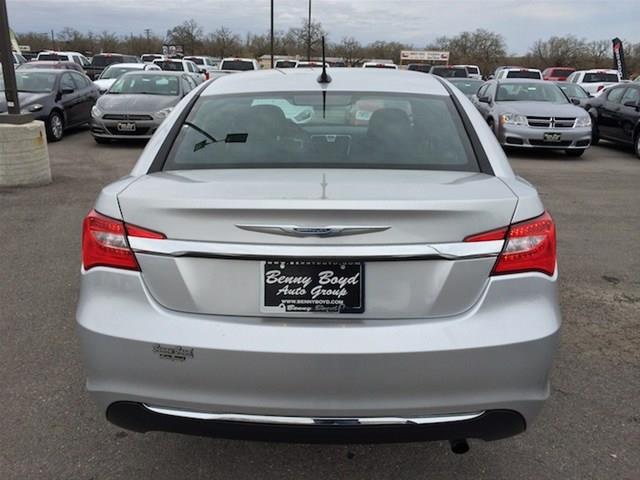 Chrysler 200 2012 photo 4