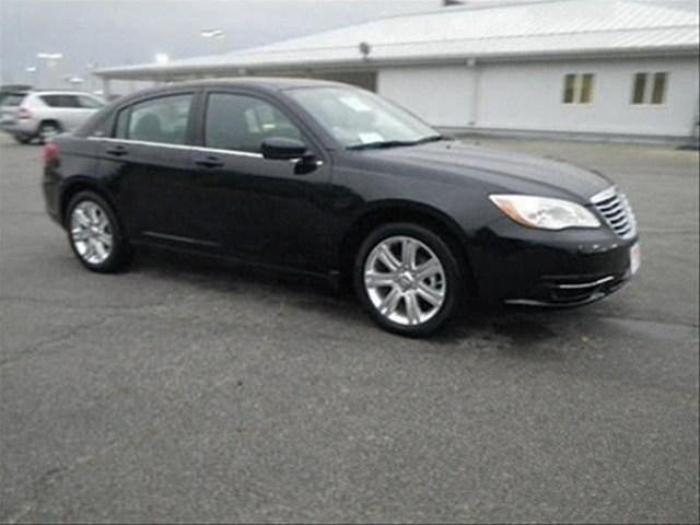 Chrysler 200 2012 photo 2