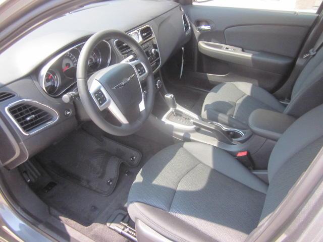 Chrysler 200 2012 photo 5