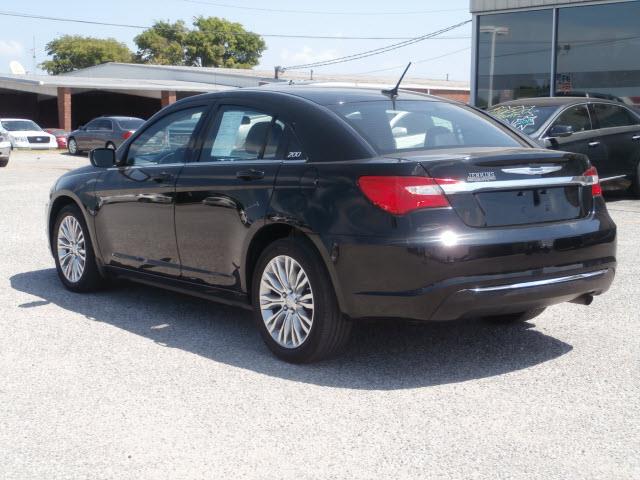 Chrysler 200 2012 photo 4