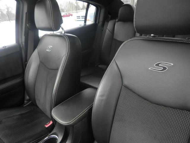 Chrysler 200 SLT Club-cab Sedan