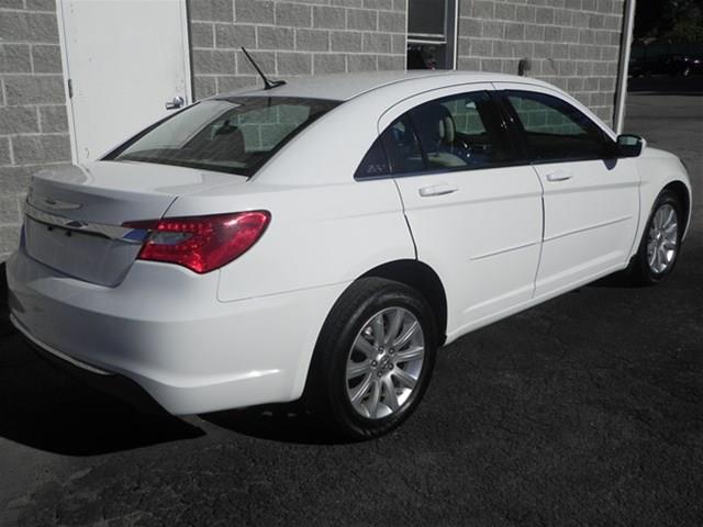 Chrysler 200 2012 photo 4